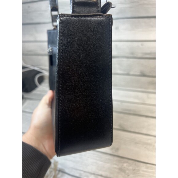 Guess Vintage Black Shoulder Bag Zip Closure Soft Leather 10 X 6 Y2K - Picture 8 of 11